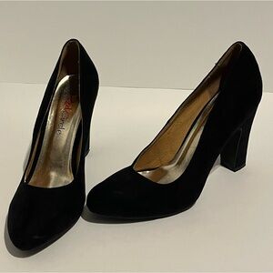 Red Circle Suede-Like Heels